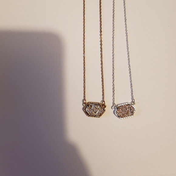 🌻 2 Necklaces - Picture 4 of 4